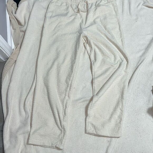 Lands End Aztec cream elastic waist pajama bottoms | Sz L - Picture 2 of 5